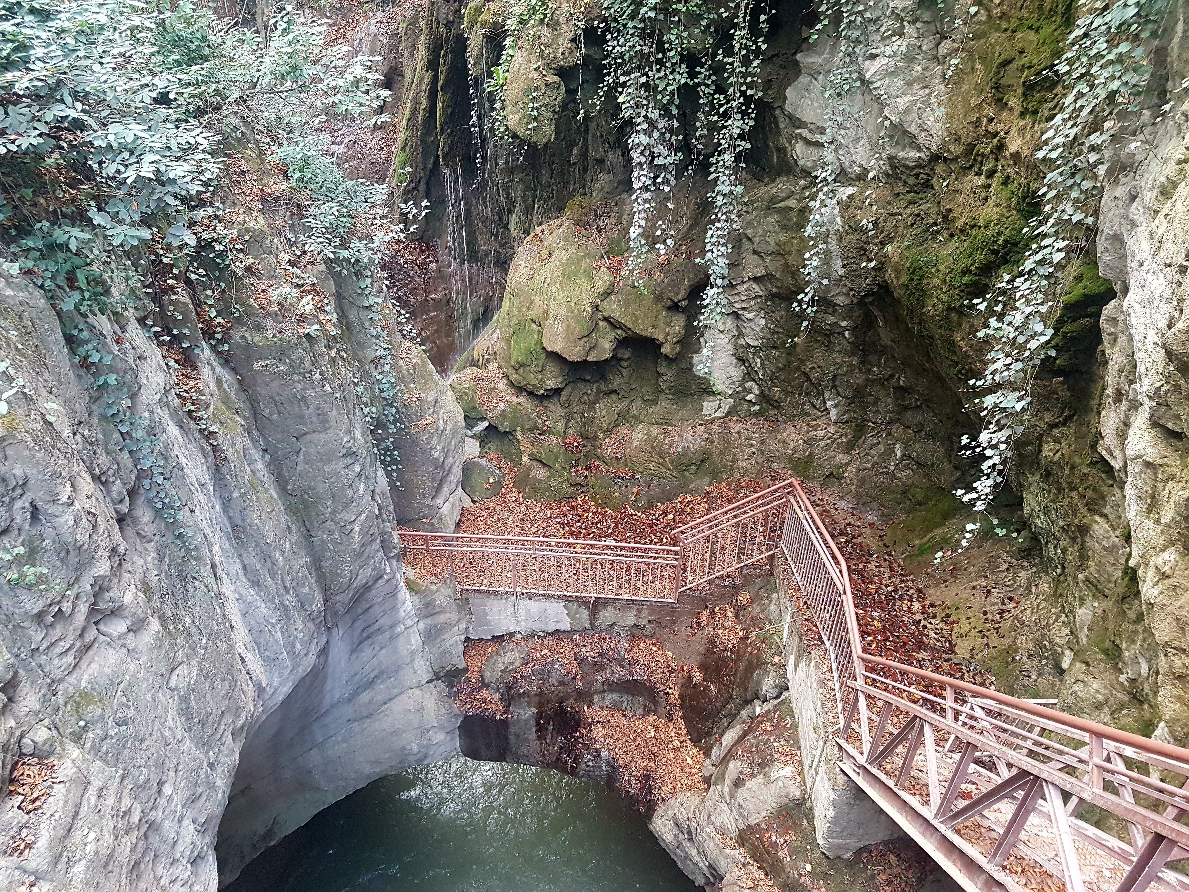 Samandere Şelalesi