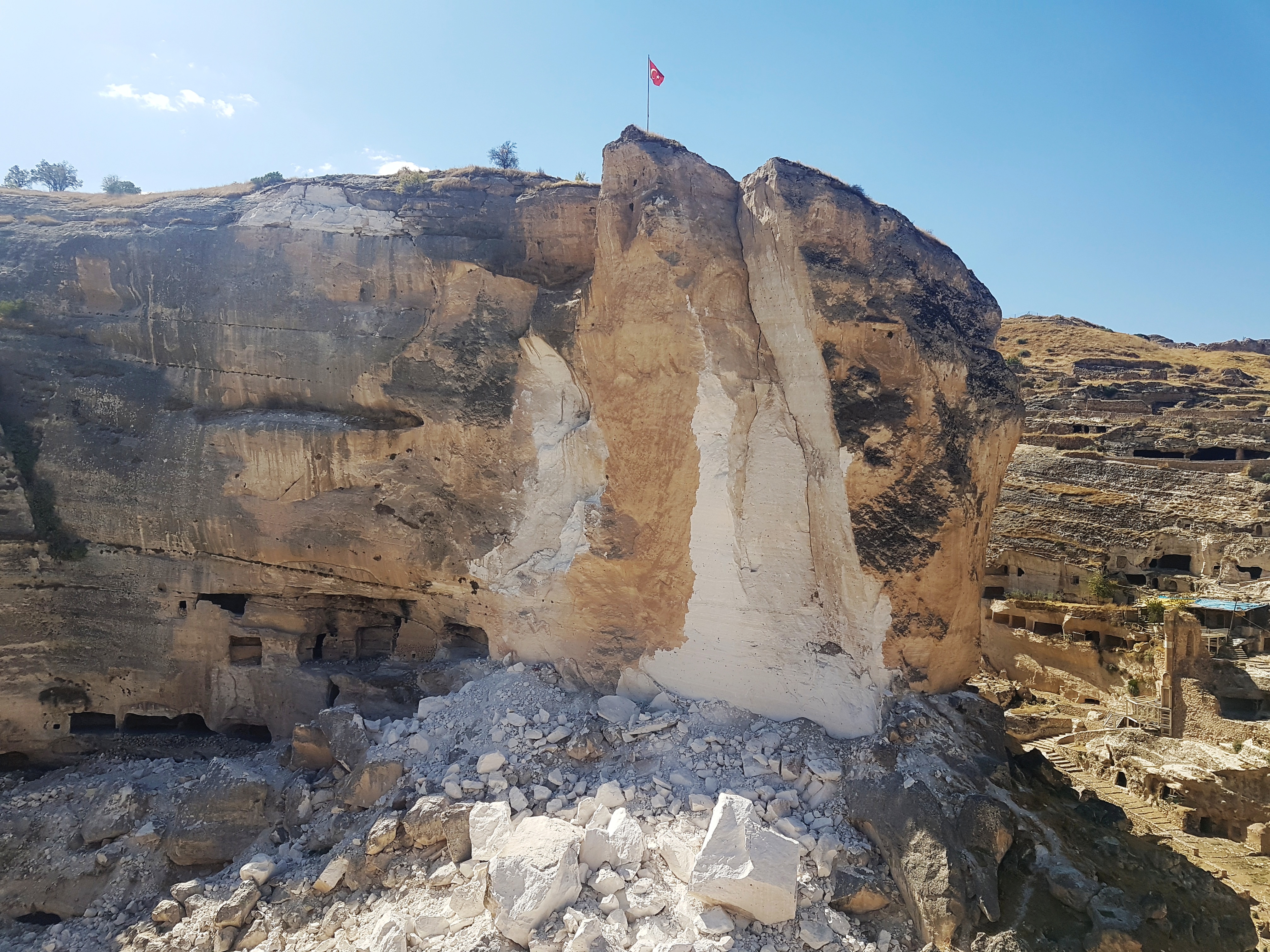 Dinamitle patlatılıp yok edilen Hasankeyf