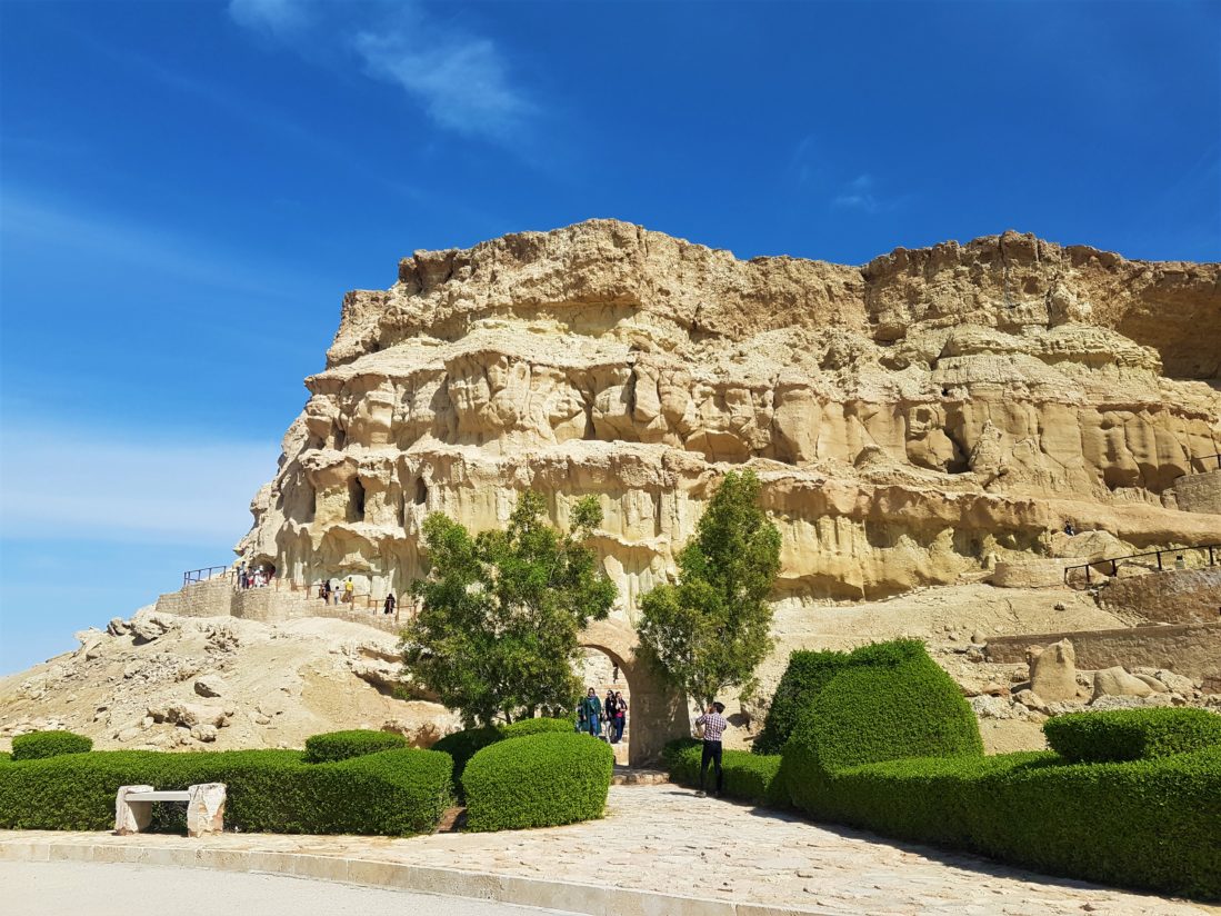 Keşm Adası, Kharbas Mağaraları