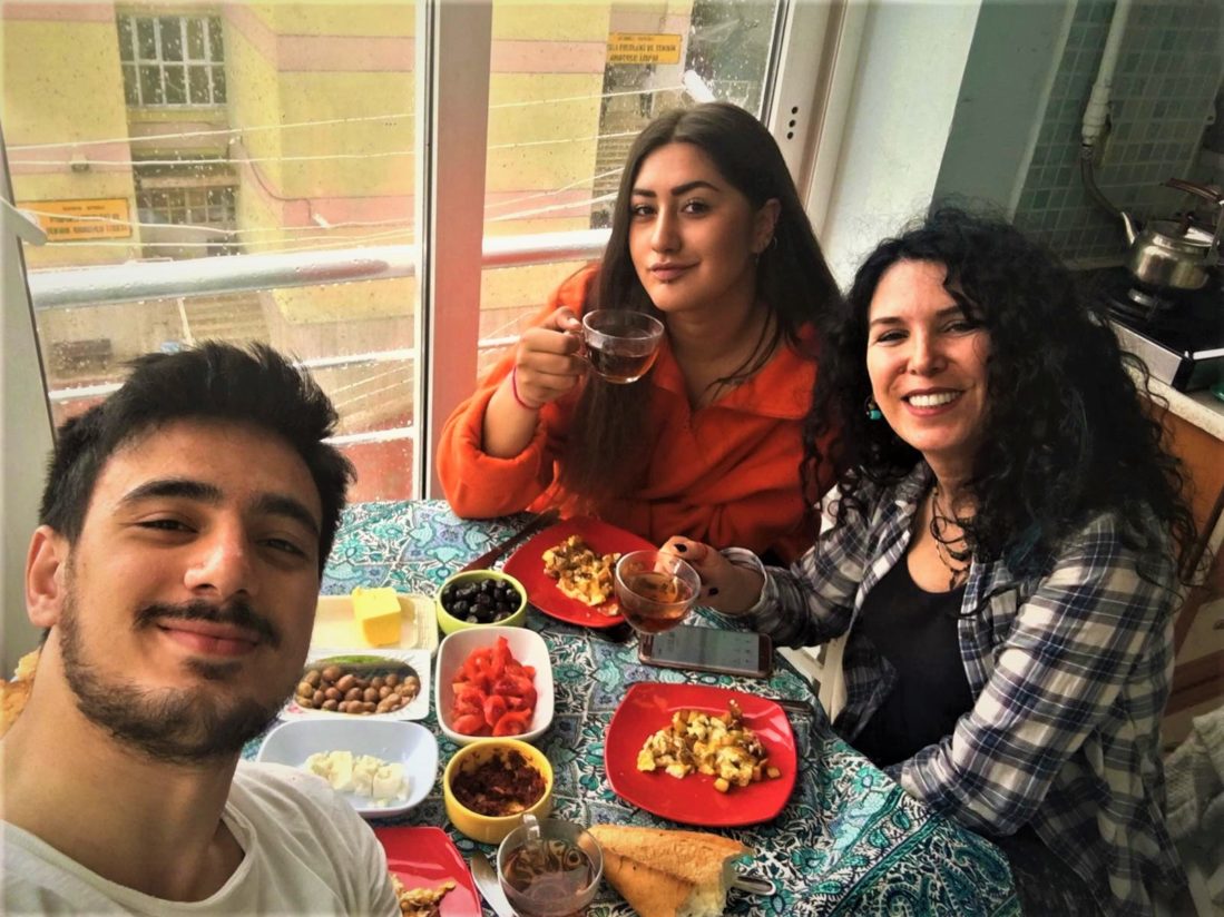 Uygunadimdoga, Dilara Özkan- Göçebey, Batın Özen- Nerdesinbahar, Bahar Gündoğdu